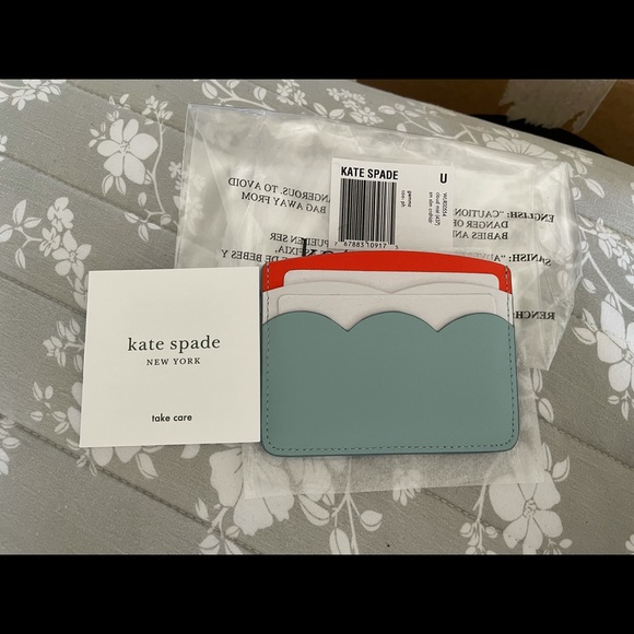 NWT Kate Spade Color block scalloped cardholder - Picture 3 of 3